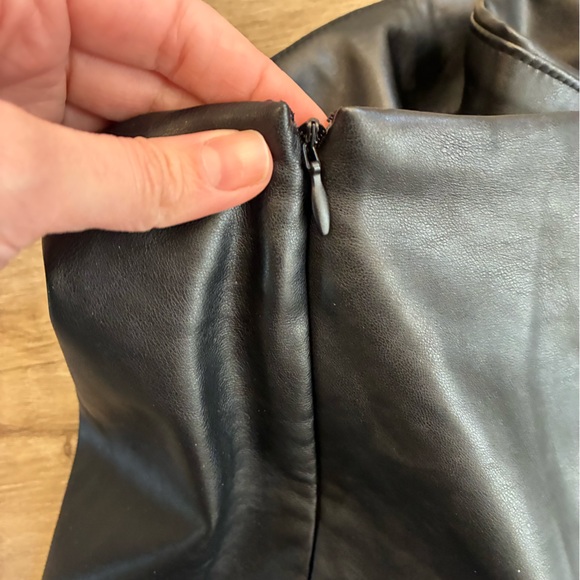 Old Navy Black Faux Leather Skirt - Picture 4 of 4